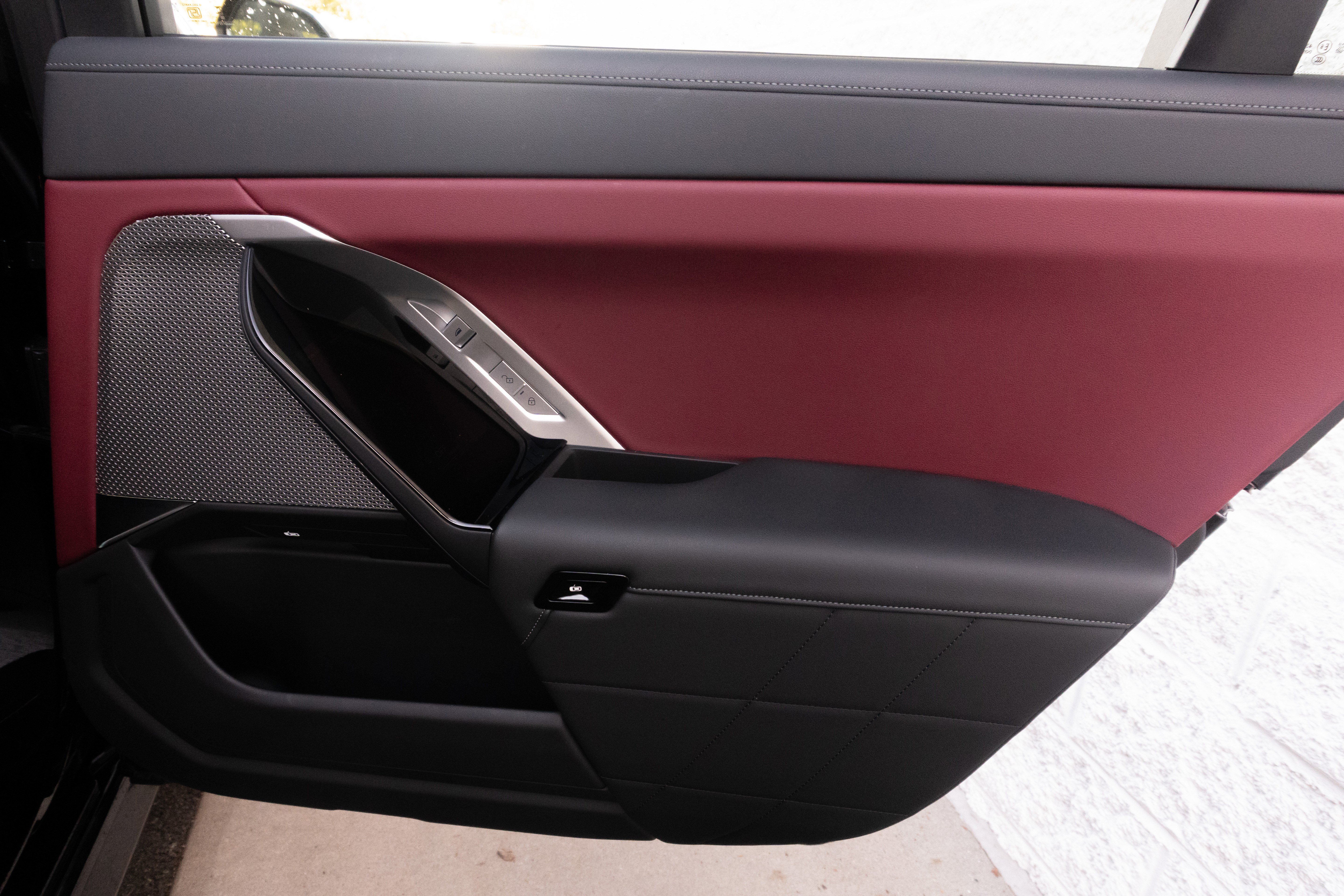 Certified 2024 BMW 740i w/ Premium Package 2 RWD image 33