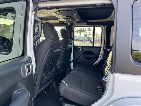 Used 2023 Jeep Wrangler Unlimited Rubicon 4xe w/ Steel Bumper Group image 14