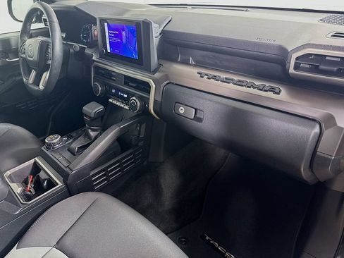Certified 2024 Toyota Tacoma TRD Off-Road AWD/4WD image 28