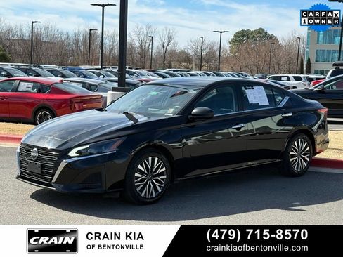 Used 2024 Nissan Altima 2.5 SV FWD image 3