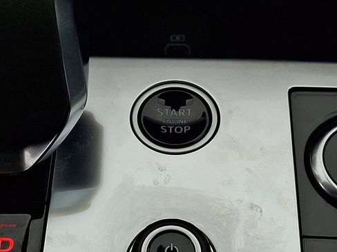 Used 2023 Land Rover Range Rover SE image 26