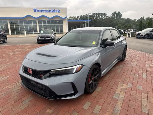 Used 2024 Honda Civic Type R image 1
