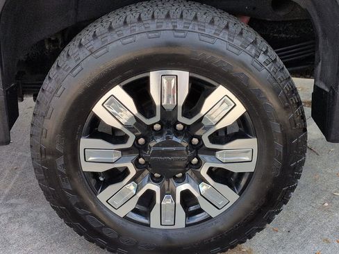 Used 2024 GMC Sierra 2500 Denali image 26