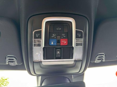 Used 2024 RAM 1500 Laramie AWD/4WD image 33