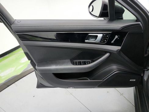 Used 2017 Porsche Panamera 4 image 23