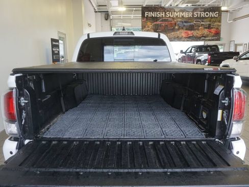 Used 2023 Toyota Tacoma TRD Sport w/ TRD Premium Sport Package AWD/4WD image 18
