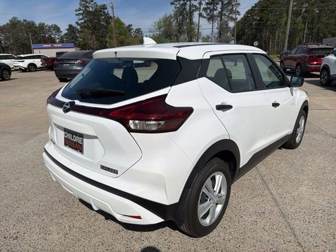 Certified 2025 Nissan Kicks Play S image 6
