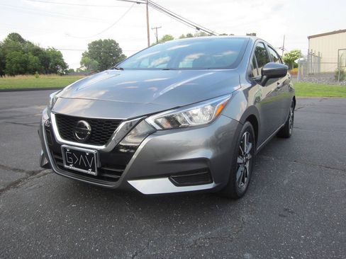 Used 2021 Nissan Versa SV FWD image 34