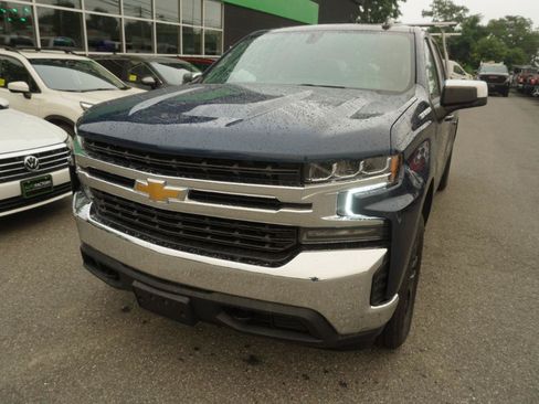 Used 2022 Chevrolet Silverado 1500 LT AWD/4WD image 3