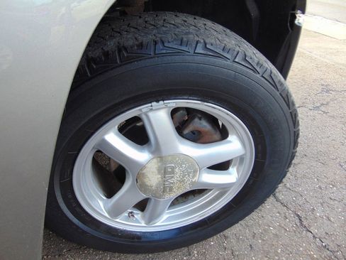 Used 2007 GMC Envoy SLE image 28