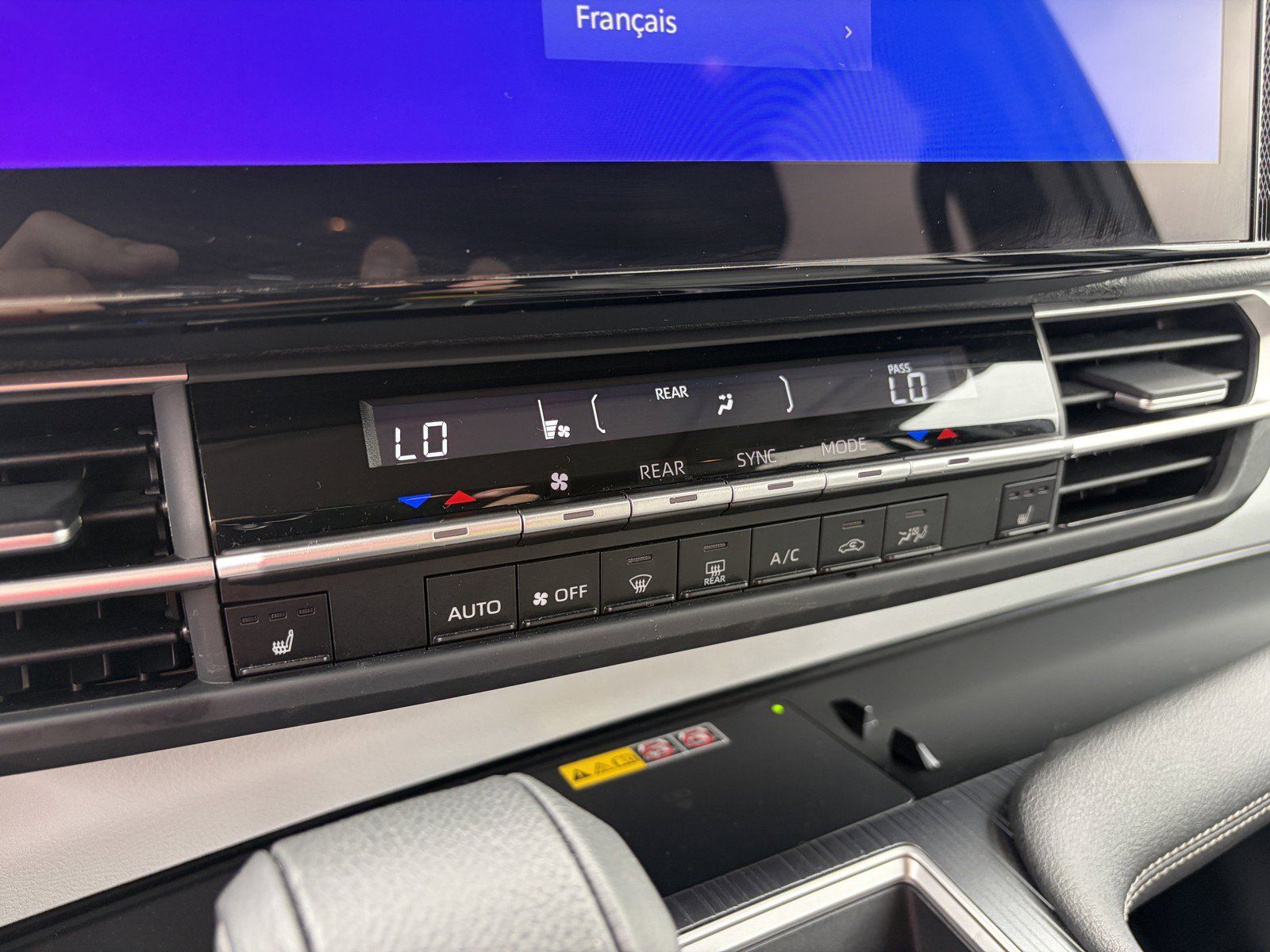 Used 2026 Toyota Sienna XLE FWD image 20