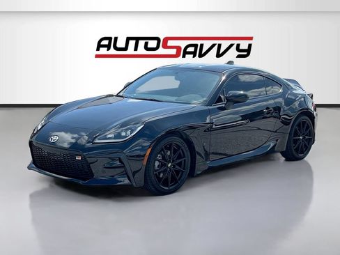 Used 2024 Toyota GR86 Premium RWD image 3