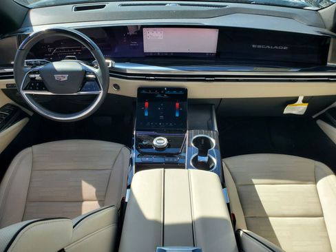 Used 2025 Cadillac Escalade Sport w/ Touring Package image 16