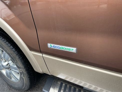 Used 2012 Ford F150 Lariat w/ Lariat Chrome Pkg image 10