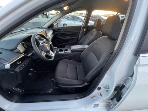 Used 2025 Nissan Altima 2.5 SV image 28