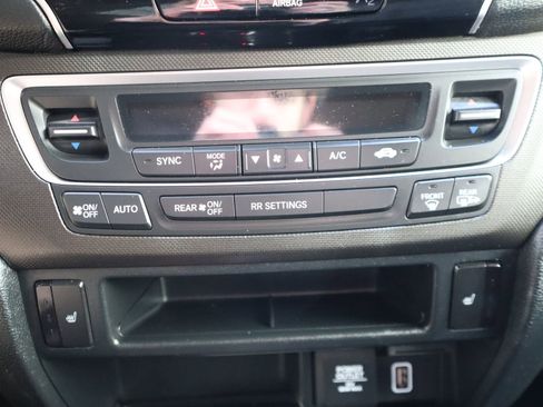 Used 2022 Honda Passport TrailSport image 40