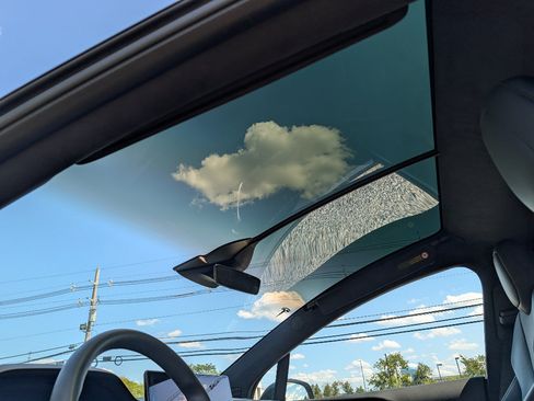 Used 2022 Tesla Model X Plaid AWD/4WD image 17