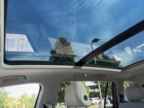 Certified 2020 Volkswagen Tiguan SEL image 27