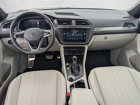 Used 2023 Volkswagen Tiguan SE R-Line image 16