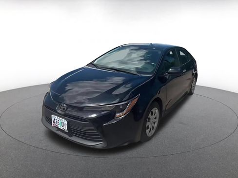 Used 2025 Toyota Corolla LE FWD image 7