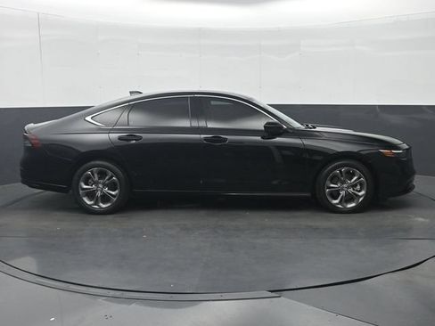 Used 2023 Honda Accord EX-L image 8