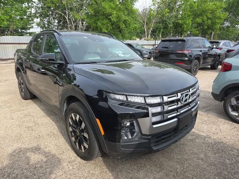 Used 2025 Hyundai Santa Cruz SEL FWD image 4