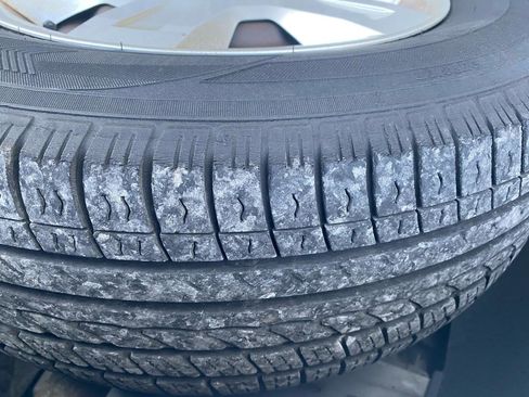 Used 2010 Dodge Grand Caravan SE image 12