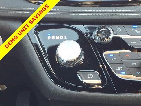 New 2026 Chrysler Pacifica Select image 10