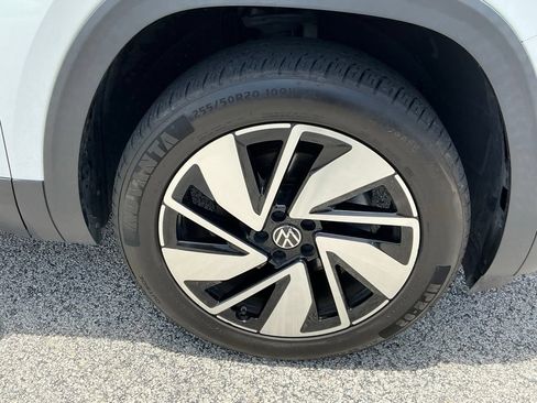 Used 2024 Volkswagen Atlas SE FWD image 21