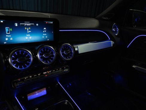 New 2026 Mercedes-Benz GLB 250 image 25