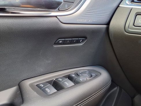 Certified 2023 Cadillac XT6 Premium Luxury image 31