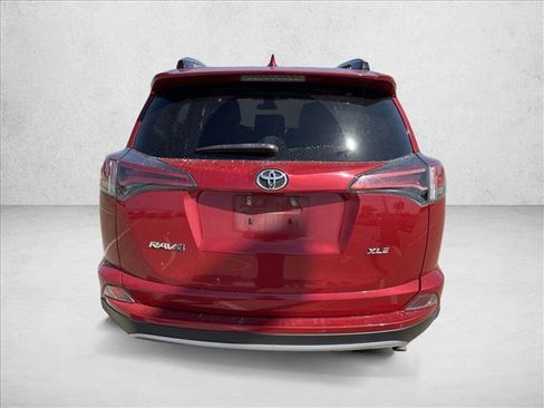 Used 2017 Toyota RAV4 XLE FWD image 6