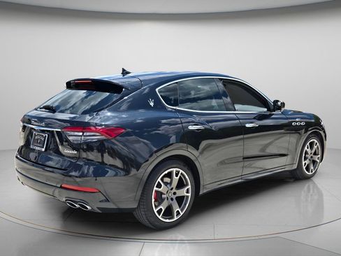 Used 2023 Maserati Levante GT AWD/4WD image 7