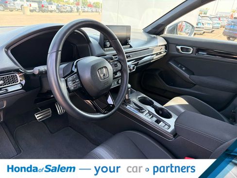 Used 2025 Honda Civic Sport image 2