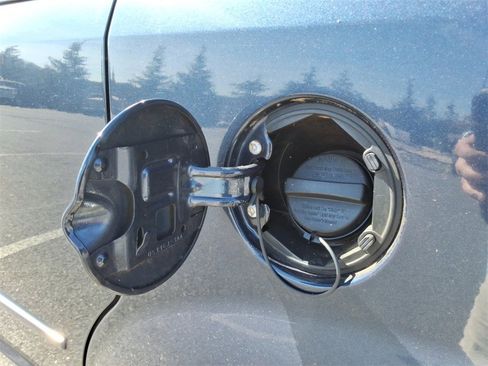 Used 2009 Dodge Grand Caravan SE image 12