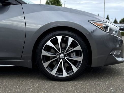 Used 2017 Nissan Maxima SR FWD image 9