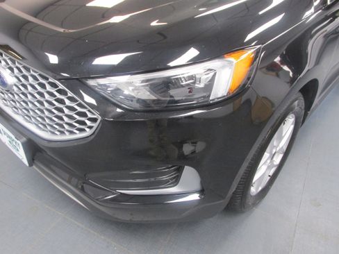 Used 2024 Ford Edge SEL AWD/4WD image 9