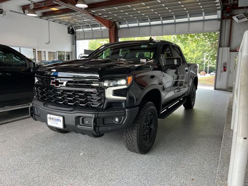 Used 2024 Chevrolet Silverado 1500 ZR2 w/ ZR2 Bison Edition AWD/4WD image 4