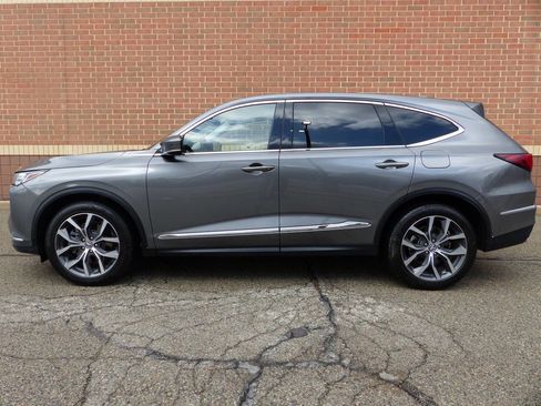 Used 2024 Acura MDX SH-AWD w/ Technology Package image 5