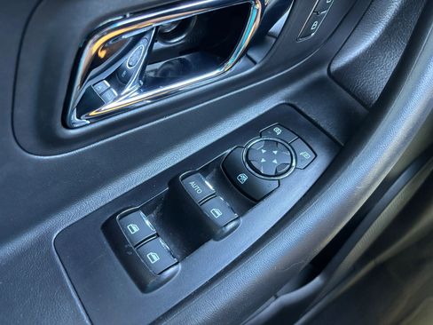 Used 2018 Ford Taurus SEL w/ Equipment Group 201A FWD image 24