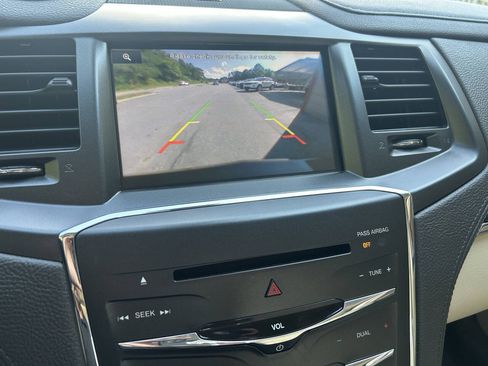Used 2013 Lincoln MKS AWD image 19