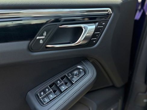 Certified 2026 Porsche Macan AWD/4WD image 14