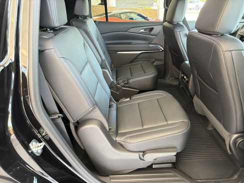 New 2026 Chevrolet Traverse LT image 15