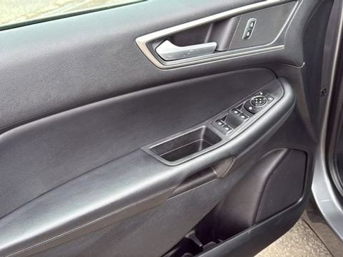 Used 2022 Ford Edge SEL image 16