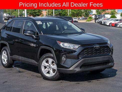 Used 2020 Toyota RAV4 XLE FWD image 1