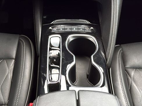 Used 2023 Buick Envision Avenir AWD/4WD image 19