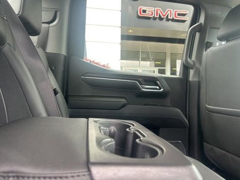 Used 2024 GMC Sierra 1500 SLT w/ SLT Premium Plus Package AWD/4WD image 31