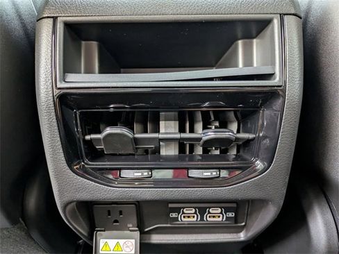 New 2025 Jeep Grand Cherokee Altitude image 24