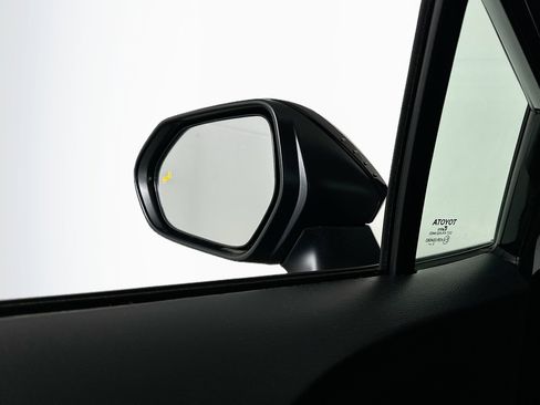 Used 2026 Toyota Corolla LE FWD image 16
