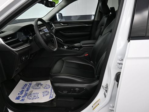 Used 2024 Chevrolet Trax LS FWD image 31